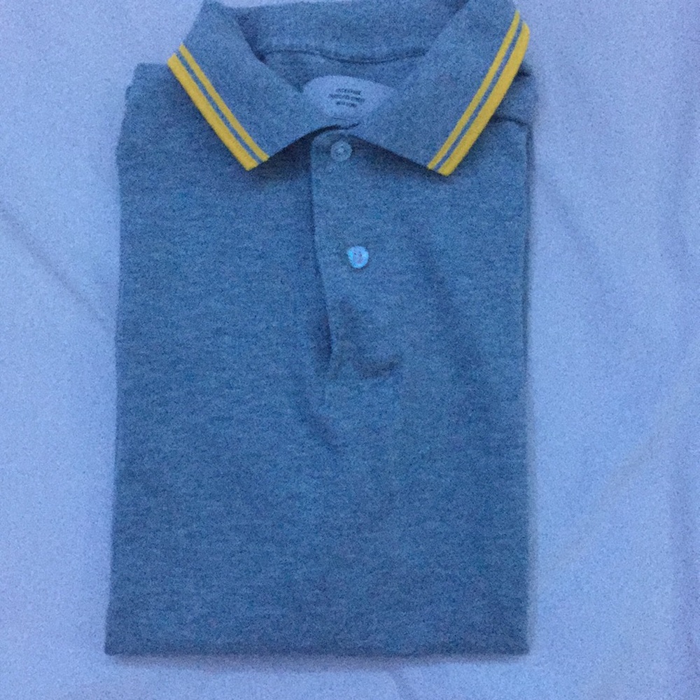 gray polo shirt